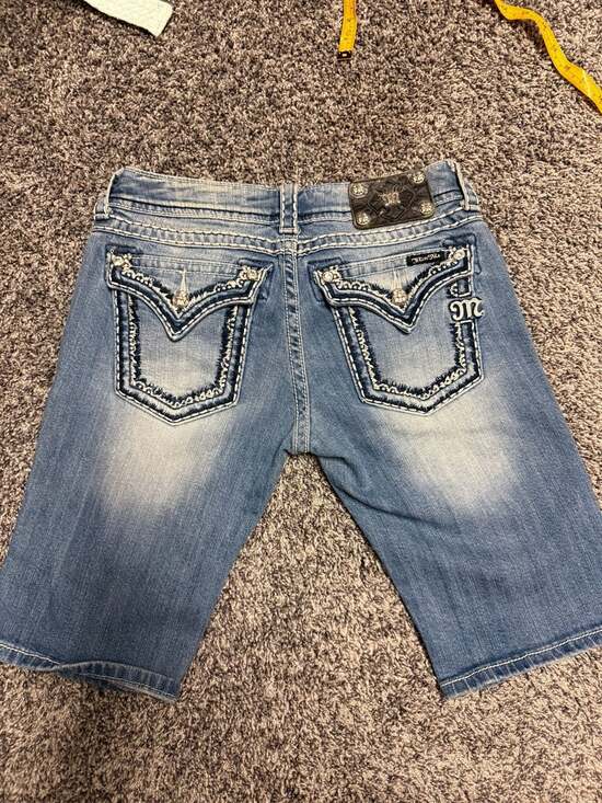 Miss Me Bermuda Denim Shorts Size 28 JS5014M42 Embellished Flap Pocket - Picture 2 of 5